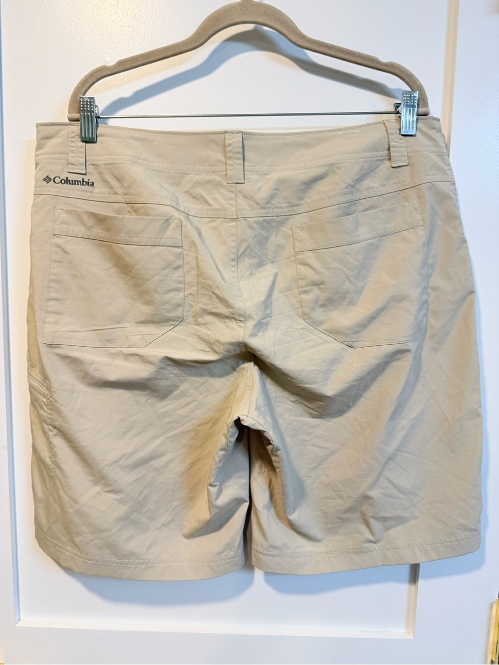 Columbia Men’s Khaki Silver Ridge Shorts - Size 36Wx10L - Picture 4 of 8